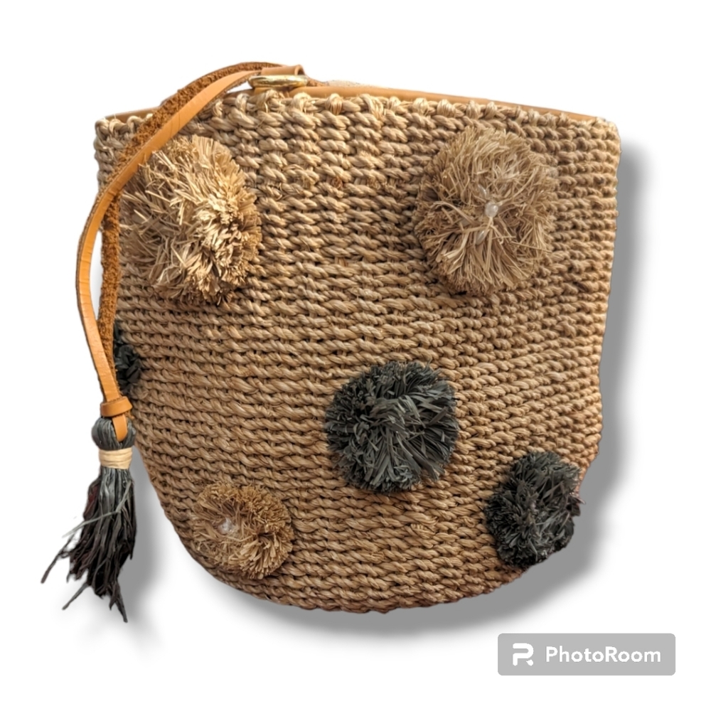 Aranaz Bucket Back Missing Strap Straw